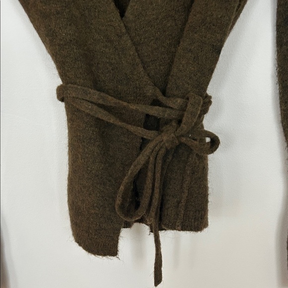 Aritzia Wilfred Free Deep Brown/Green Ballet Wrap Cardigan - Picture 4 of 9